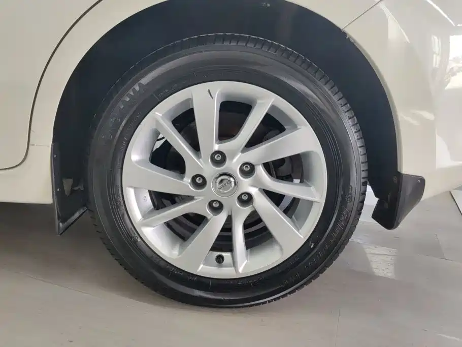 Nissan Tiida 2019