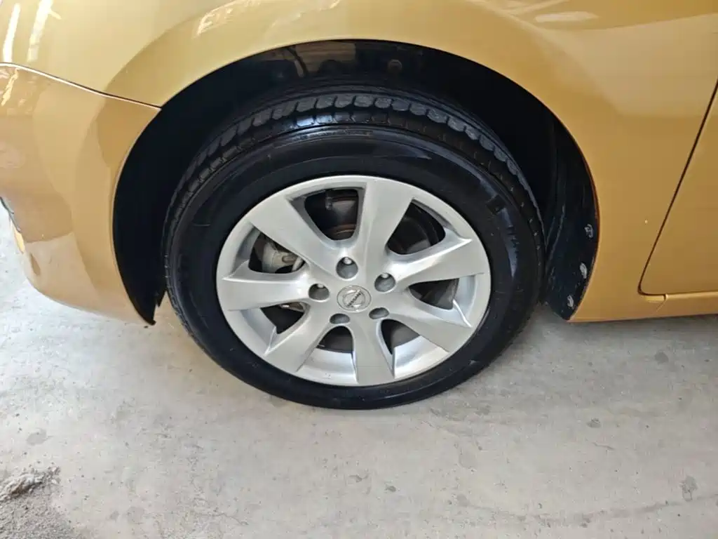 Nissan Tiida 2015 — фото 23