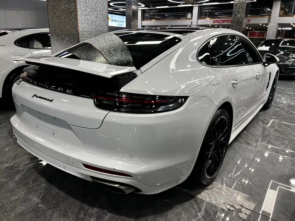 Porsche Panamera 2019 — фото 21
