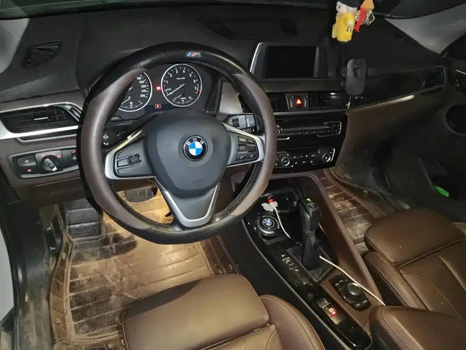 BMW X1 2016 — фото 12
