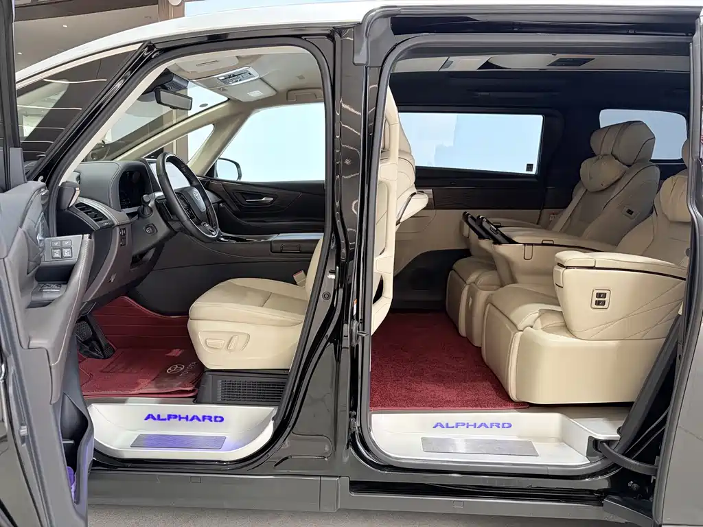 Toyota Alphard 2024 — фото 9