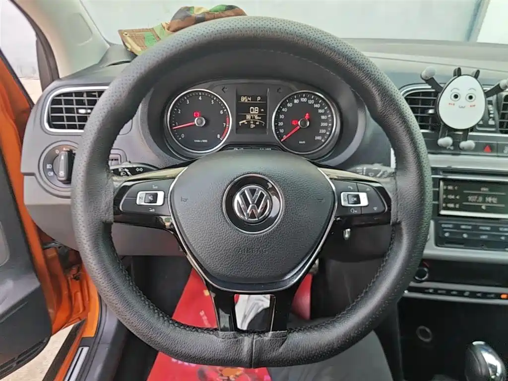 Volkswagen Polo 2016 — фото 11