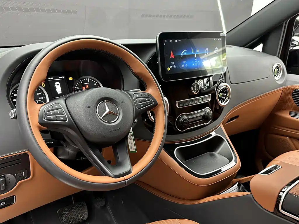 Mercedes-Benz Vito 2023 — фото 4
