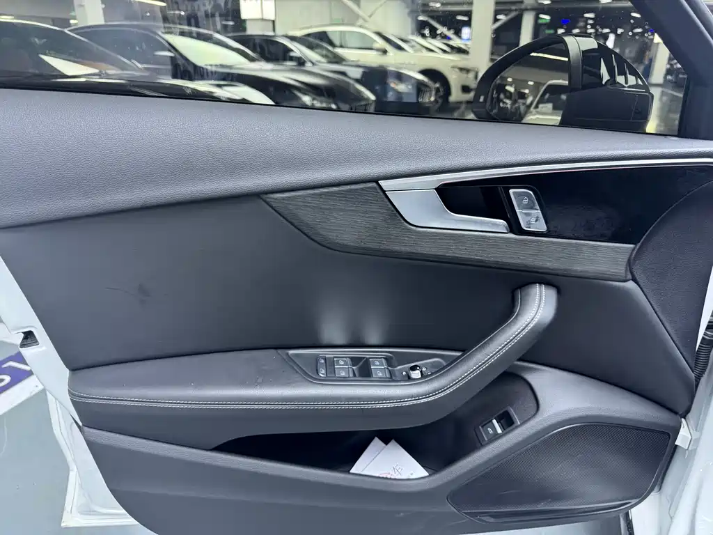 Audi A4L 2025