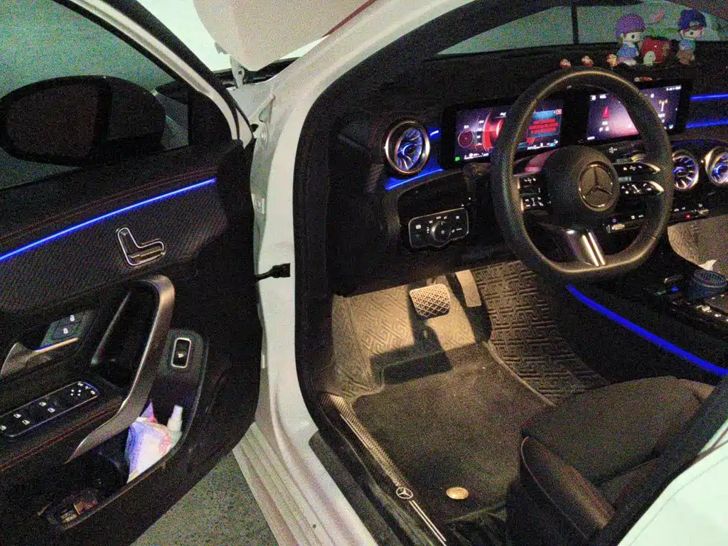 Mercedes-Benz A-Class 2023 — фото 14