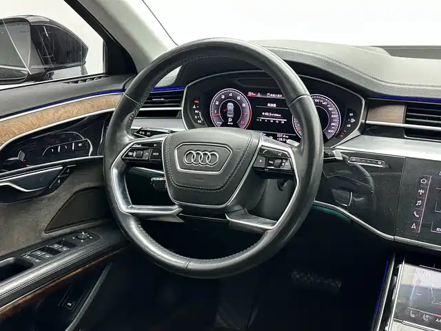 Audi A8 2020 — фото 11
