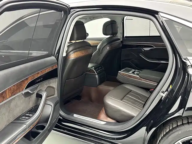 Audi A8 2020 — фото 10