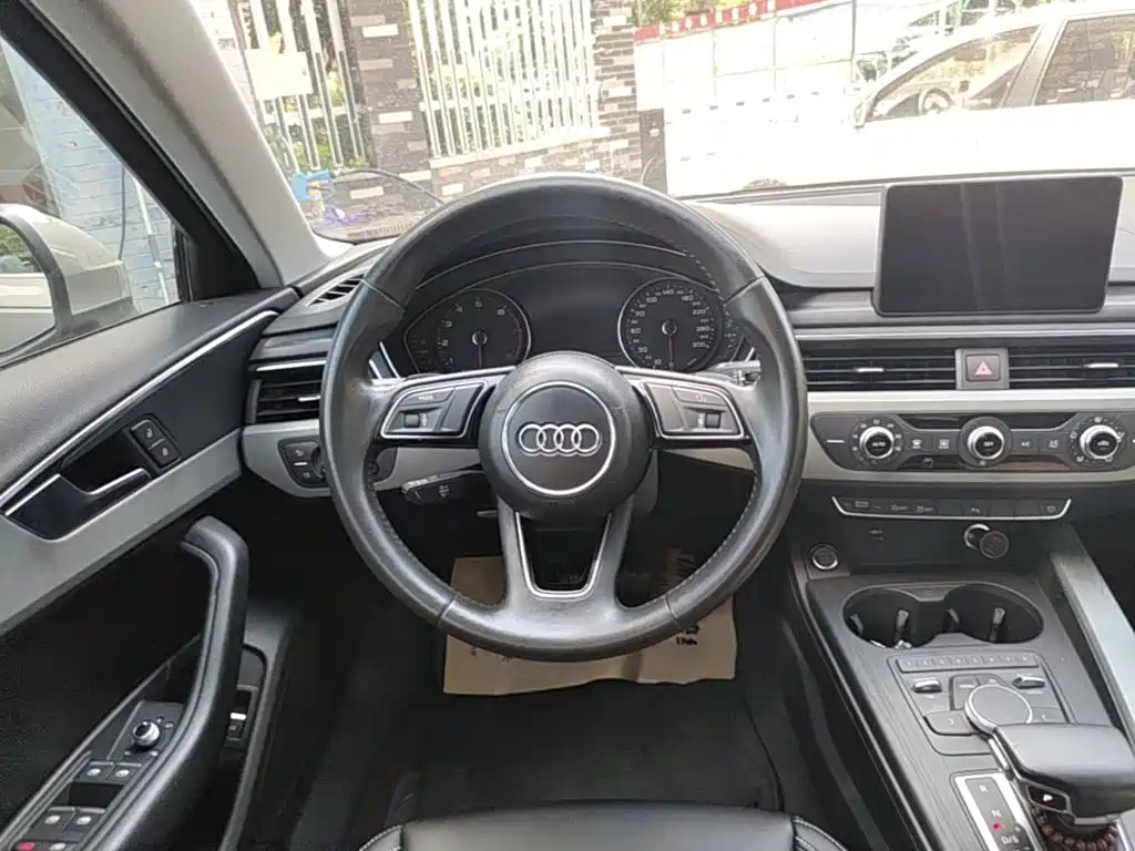 Audi A4L 2019 — фото 11