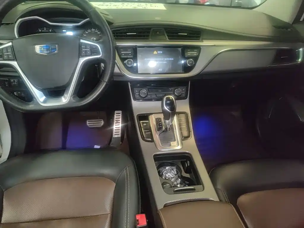 Geely Emgrand GS 2016 — фото 13