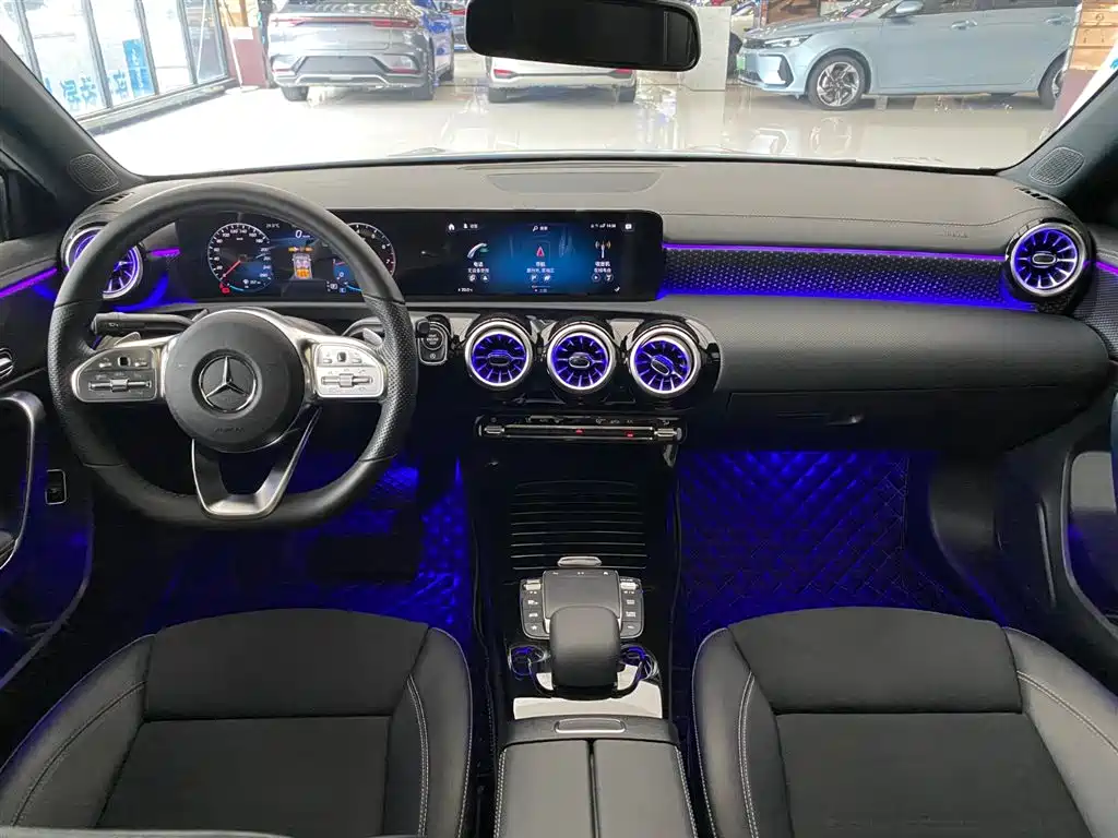Mercedes-Benz A-Class 2023 — фото 16