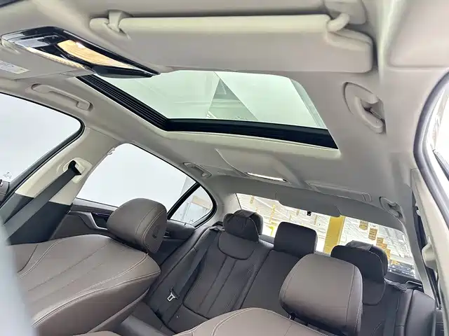 BMW 5 Series 2020 — фото 14