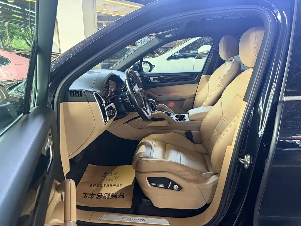 Porsche Cayenne 2019 — фото 10