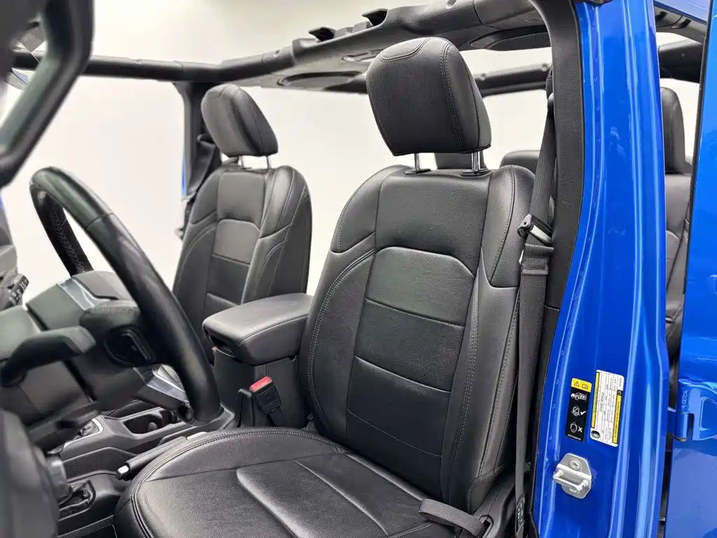 Jeep Wrangler 2023 — фото 16