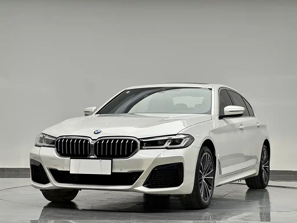 BMW 5 Series 2023 — фото 1