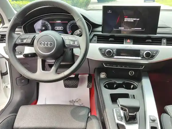Audi A4L 2021