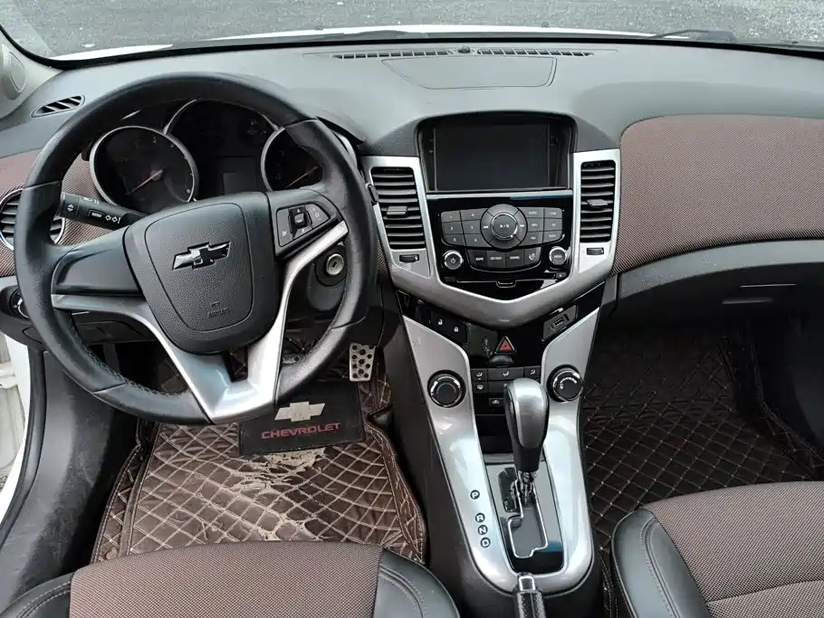 Chevrolet Cruze 2015 — фото 12