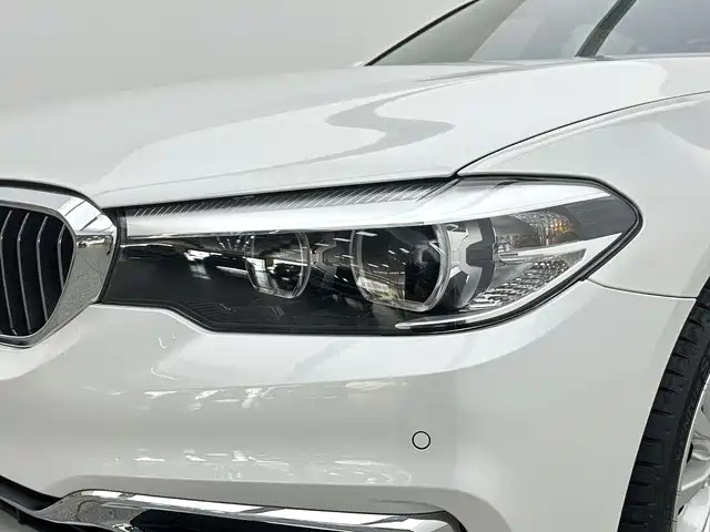 BMW 5 Series 2020 — фото 18
