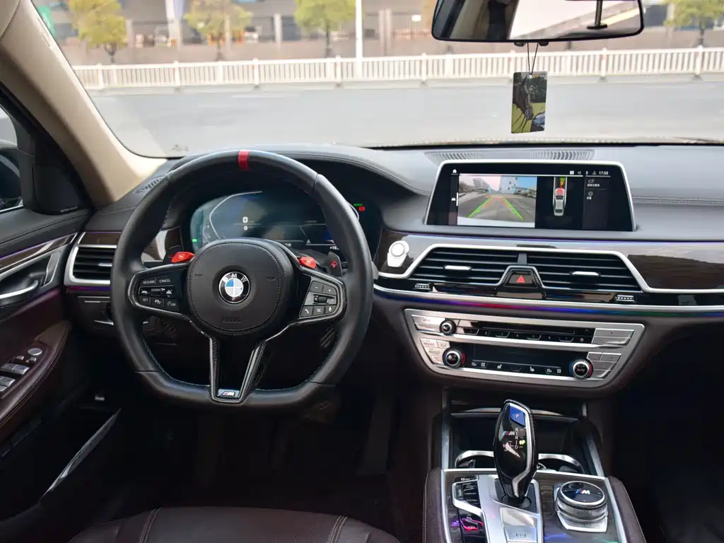 BMW 7 Series 2017 — фото 6