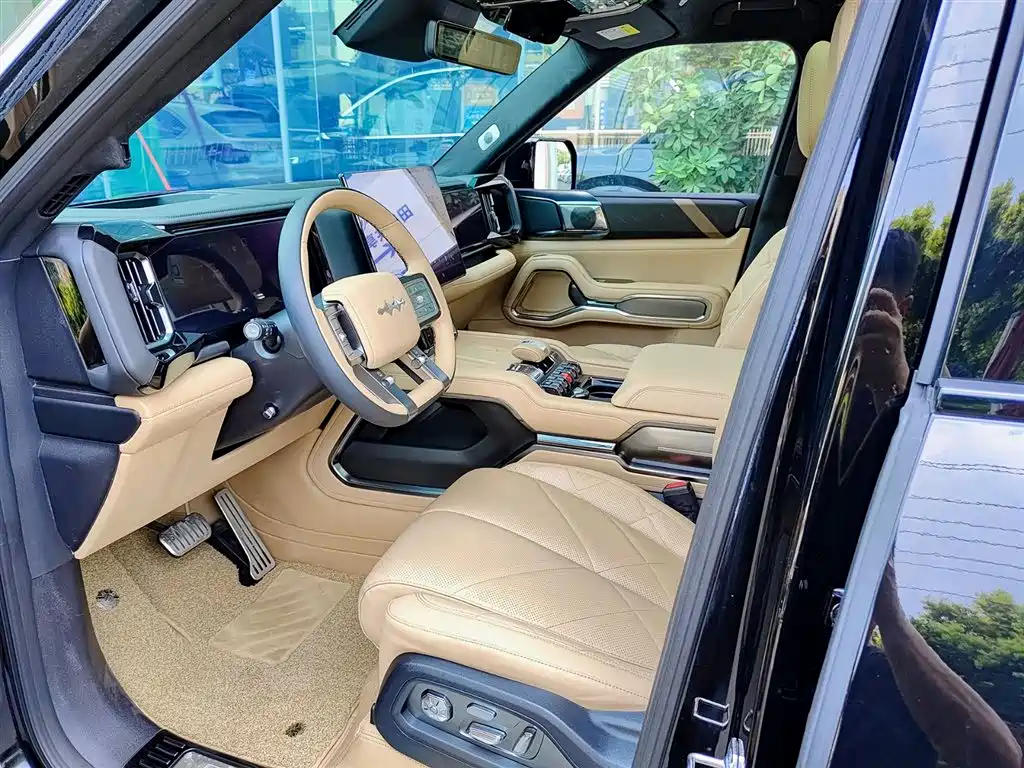 Fang Cheng Bao Leopard 8 2025