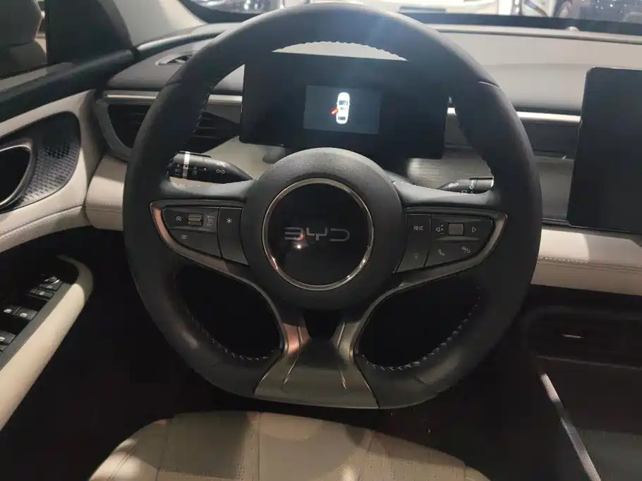 BYD Seal 05 DM-i 2025 — фото 15