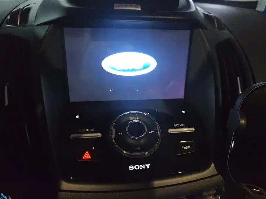 Ford Kuga 2017 — фото 13