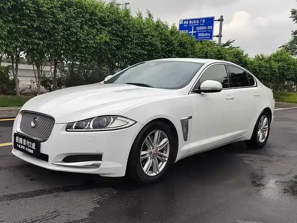 Jaguar XF 2015