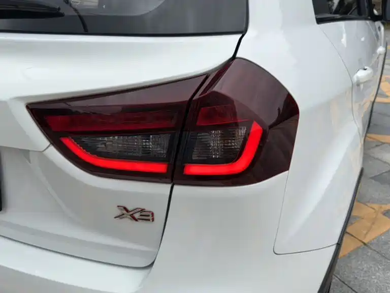 Geely Vision X3 2019 — фото 19