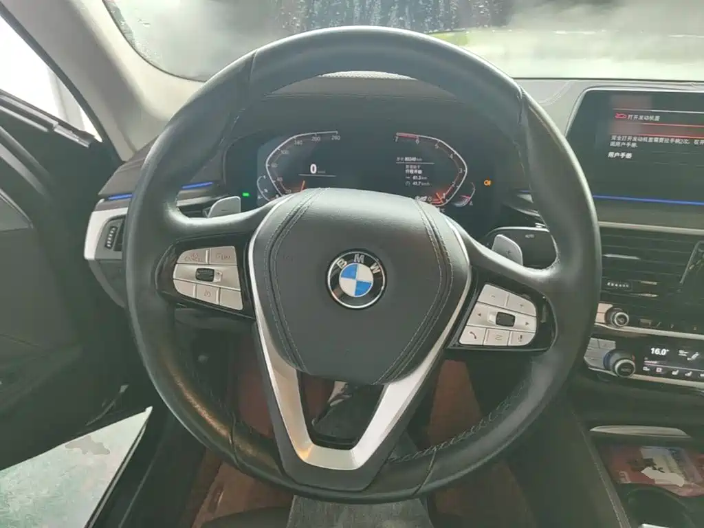 BMW 5 Series 2020 — фото 11