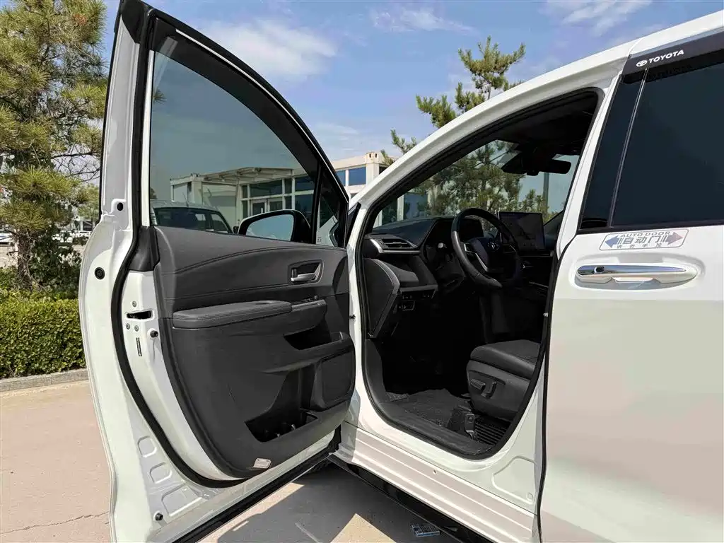 Toyota Sienna 2025