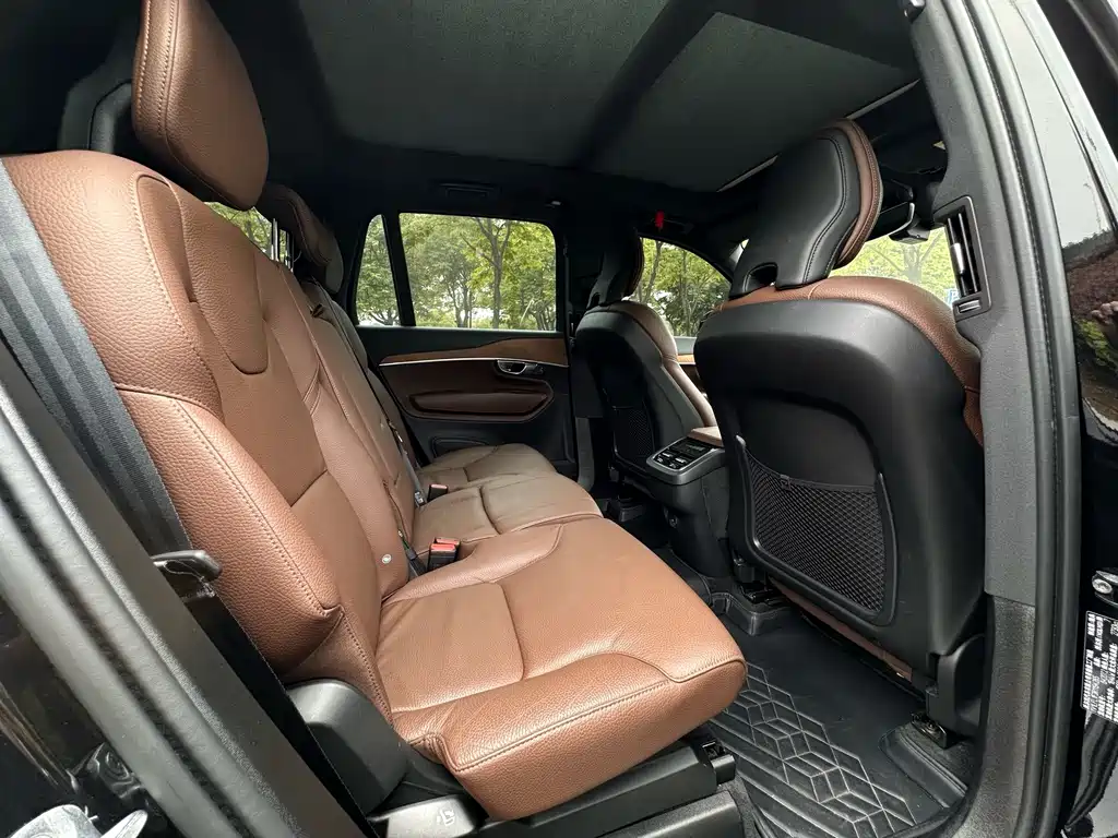 Volvo XC90 2024 — фото 15