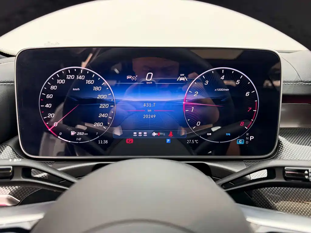 Mercedes-Benz C-Class 2025 — фото 15