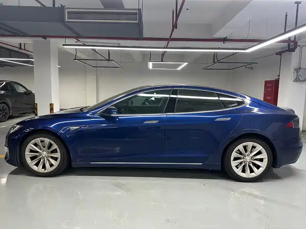 Tesla Model S 2016