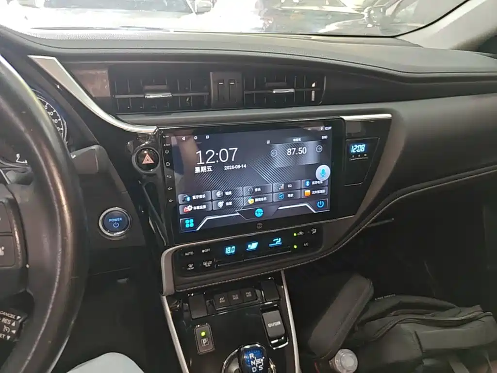 Toyota Corolla 2019 — фото 13