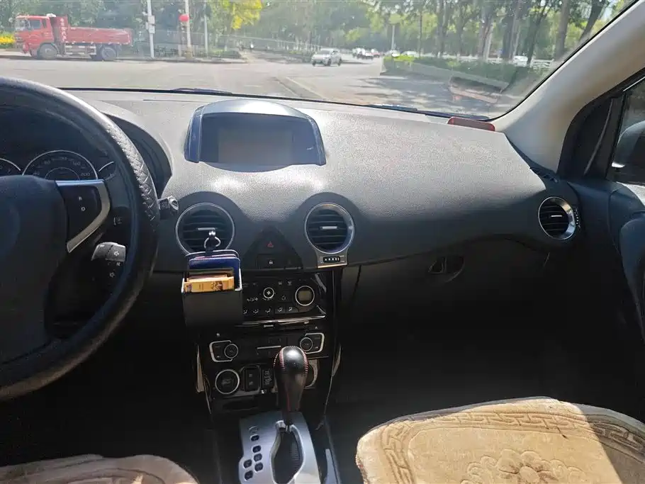 Renault Koleos 2015 — фото 13