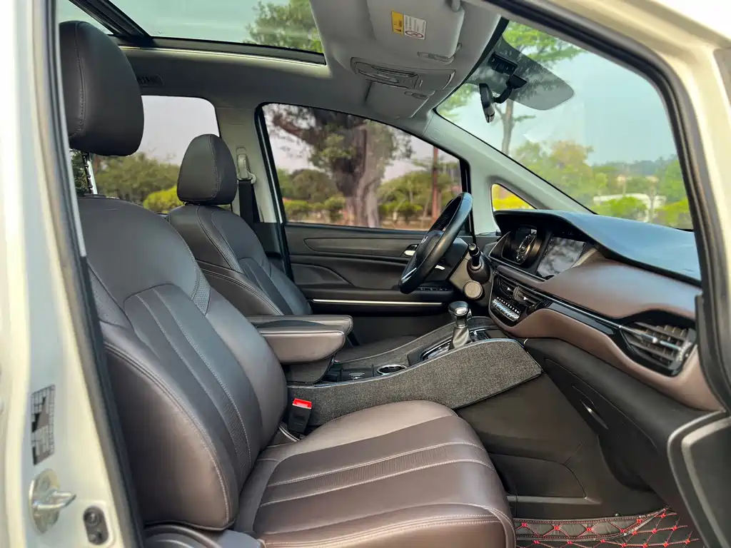GAC Motor Trumpchi M6 2019 — фото 13
