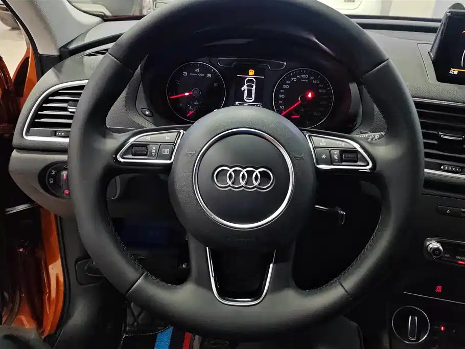 Audi Q3 2018 — фото 15