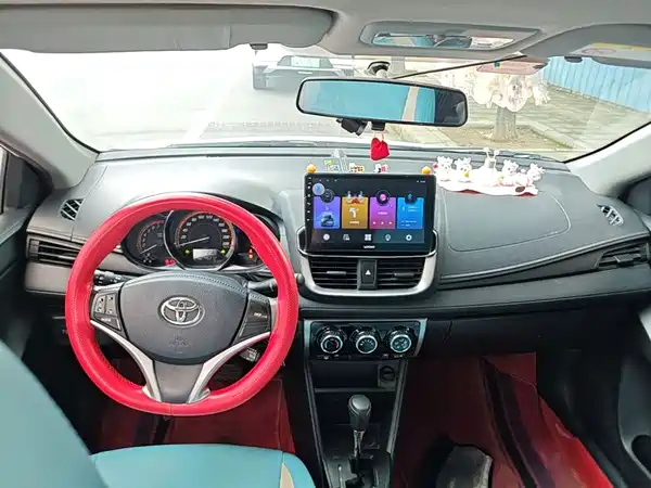Toyota Yaris L 2022