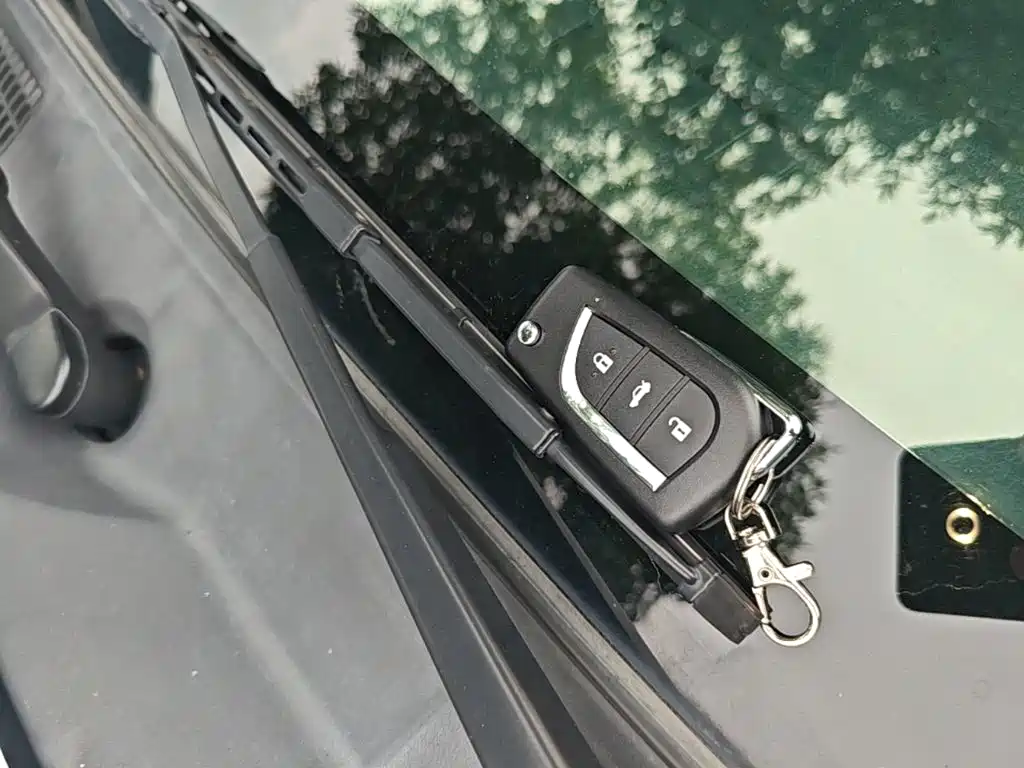 Toyota Yaris L 2022 — фото 17