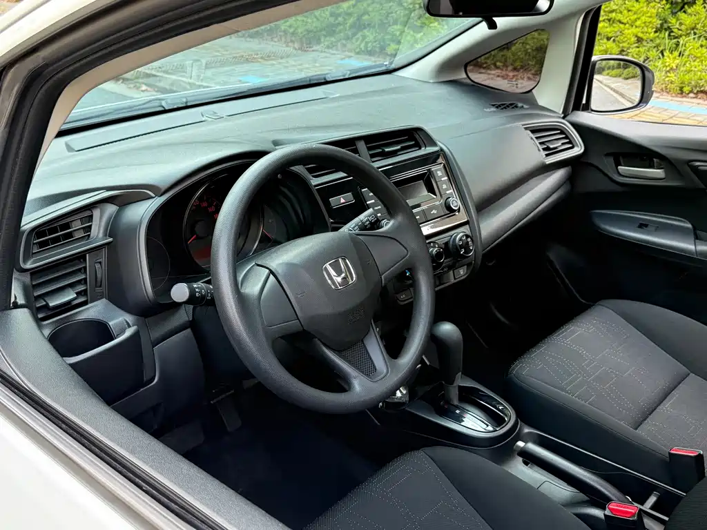 Honda Fit 2018 — фото 19