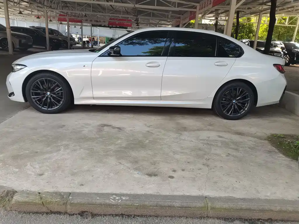BMW 3 Series 2023 — фото 10