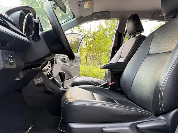 Toyota Yaris L 2022