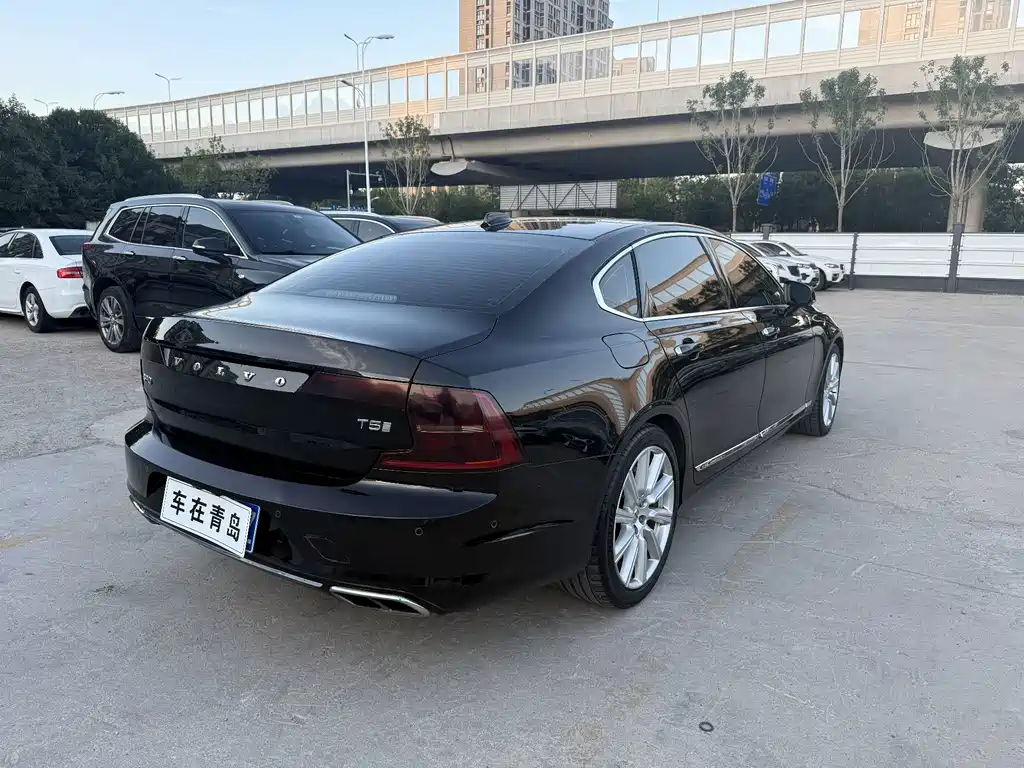 Volvo S90 2018 — фото 13