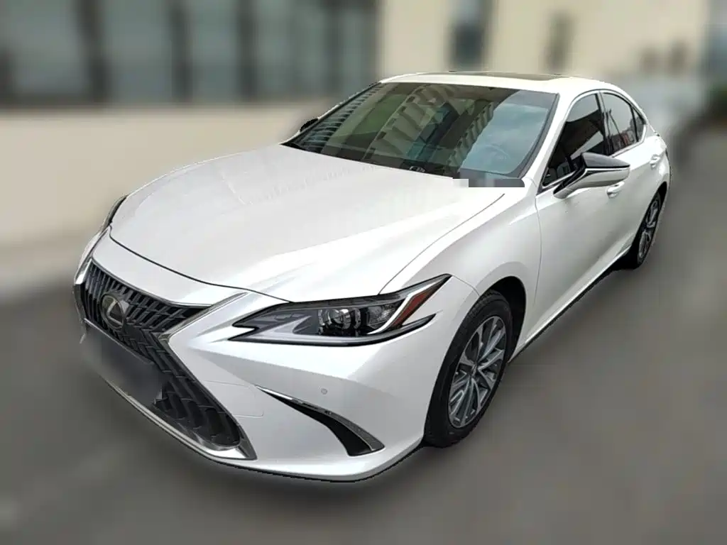Lexus ES 2024