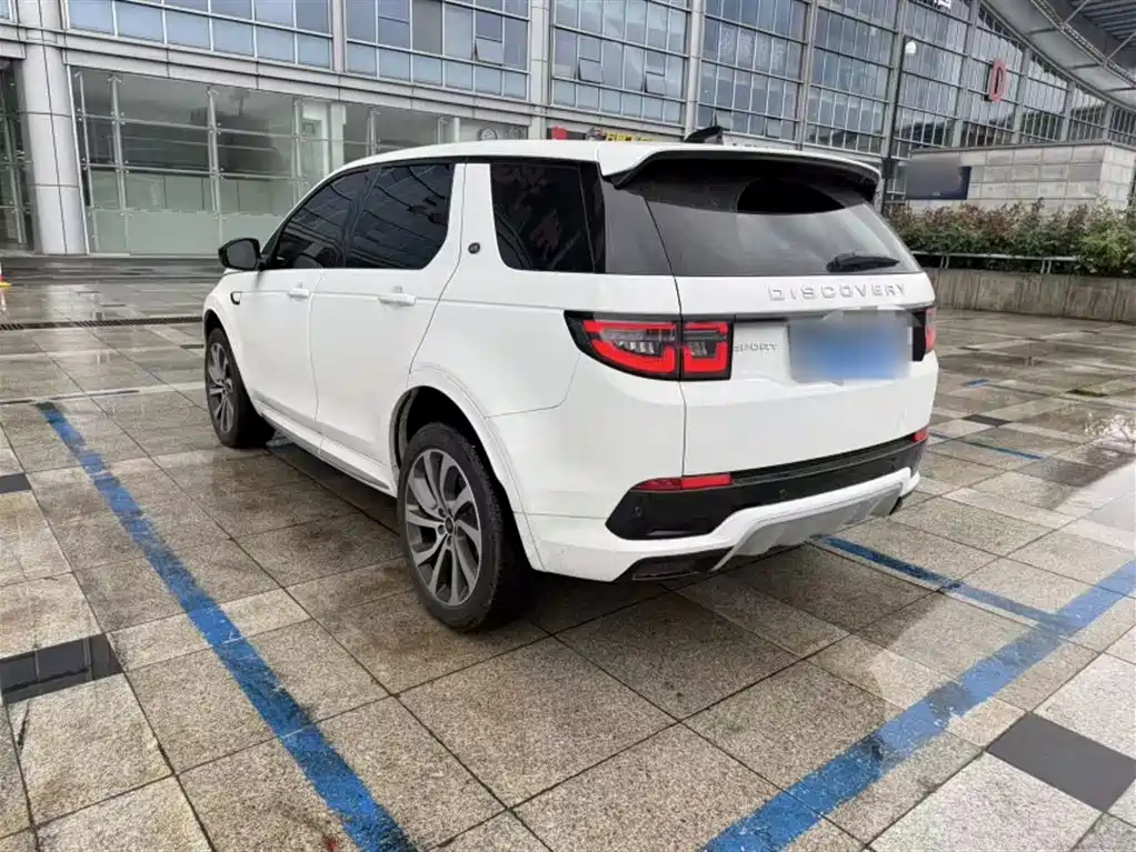 Land Rover Discovery Sport 2024 — фото 10