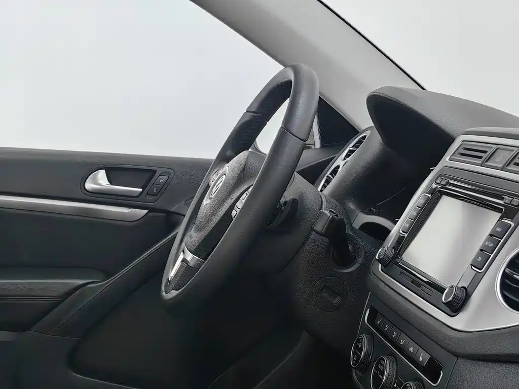 Volkswagen Tiguan 2015 — фото 22