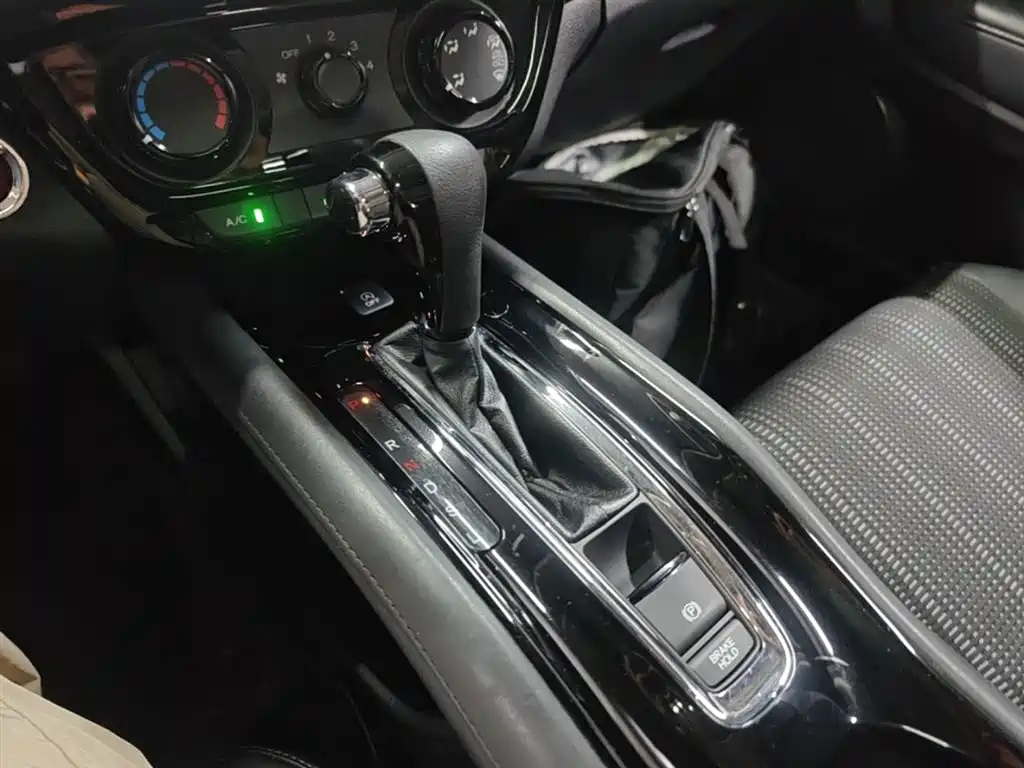 Honda Vezel 2017 — фото 14