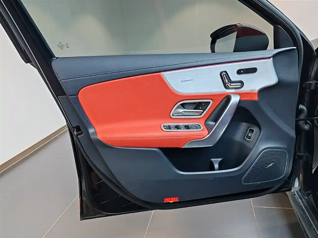 Mercedes-Benz A-Class AMG 2025 — фото 16