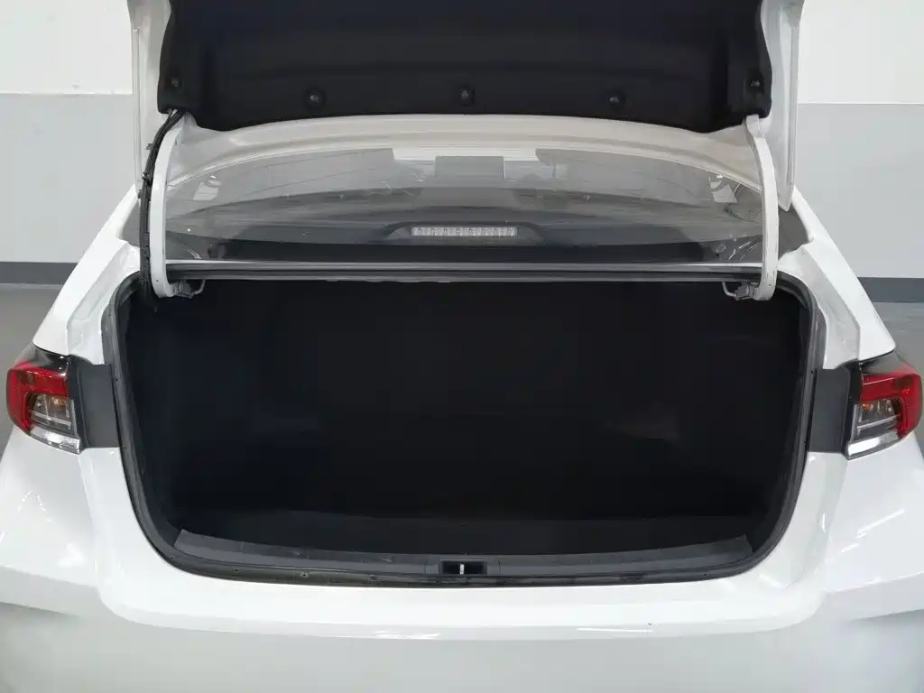 Toyota Corolla 2023 — фото 16