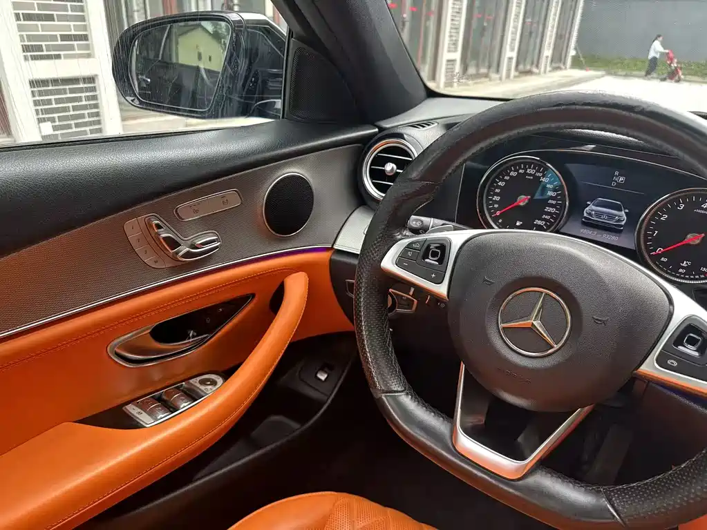 Mercedes-Benz E-Class 2017 — фото 16