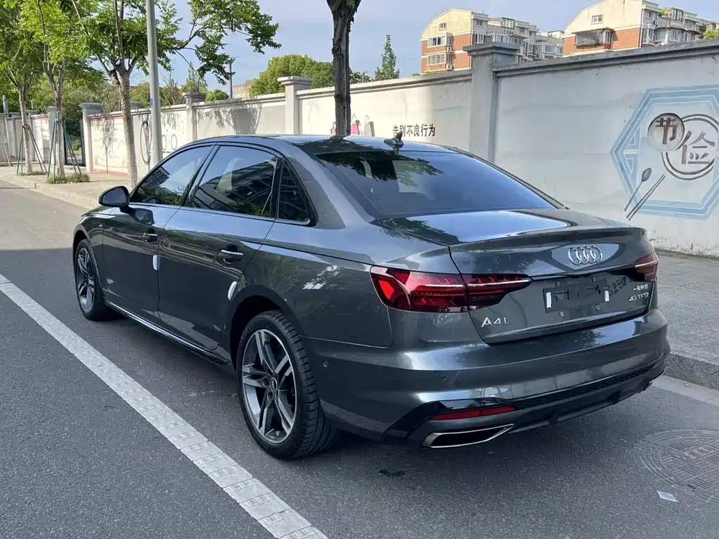 Audi A4L 2022 — фото 15